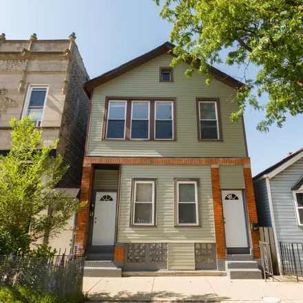 Rent this 3 bed house on 2036 West Cullerton Street in Chicago, IL 60608