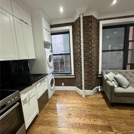 Image 4 - 106 West 13th Street, New York, NY 10011, USA - Apartment for rent
