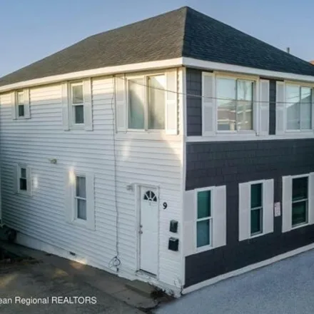 Buy this 7 bed house on 99 Danby Place in Point Pleasant Beach, NJ 08742