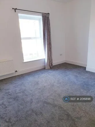 Image 5 - St James Street, Shaw, OL2 7TF, United Kingdom - Townhouse for rent
