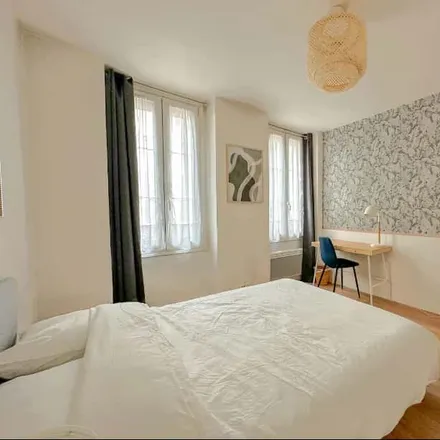 Rent this studio apartment on 21 p Rue de Lappe in 75011 Paris, France