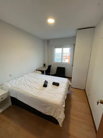 Rent this 4 bed room on Calle de Marcelina in 28029 Madrid, Spain