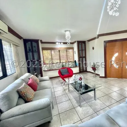 Buy this 5 bed house on Calle 37 vista verde in Distrito San Miguelito, Panama City