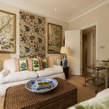 Rent this 1 bed apartment on Shaftesbury Villas in Allen Street, London
