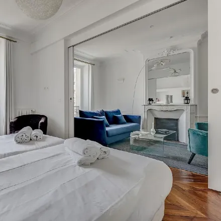 Rent this 4 bed apartment on 75 Rue de Rennes in 75006 Paris, France