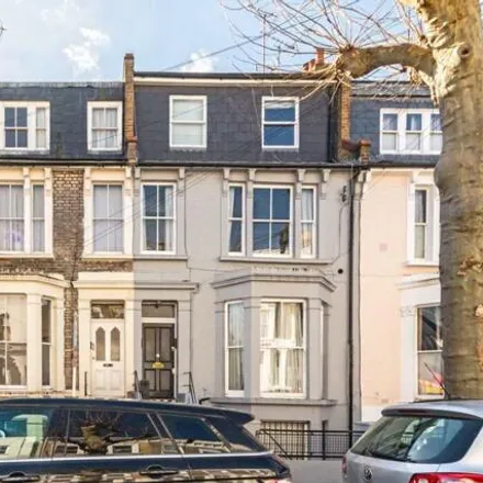 Rent this 3 bed room on 29 Barclay Road in London, SW6 5NH