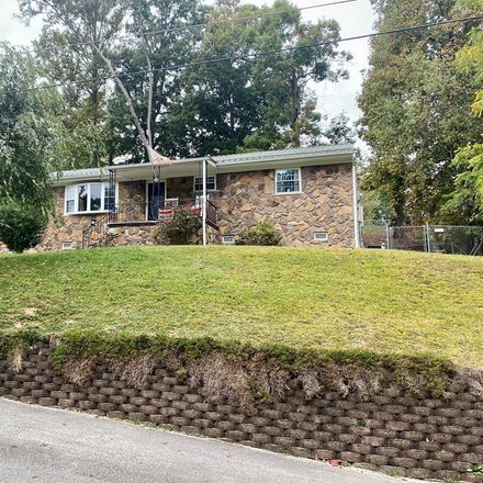 Rent this 3 bed house on 1511 Oak Forest Road in Oak Hill, Fayette County