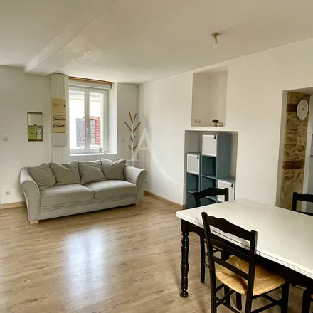 Rent this 2 bed apartment on 6 la Fleuriais in 53200 Châtelain, France