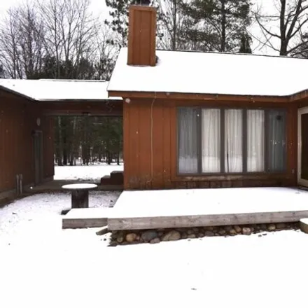 Image 2 - 4149 Weasel Trail, Lost Lake Woods, Alcona Township, MI 48742, USA - House for sale