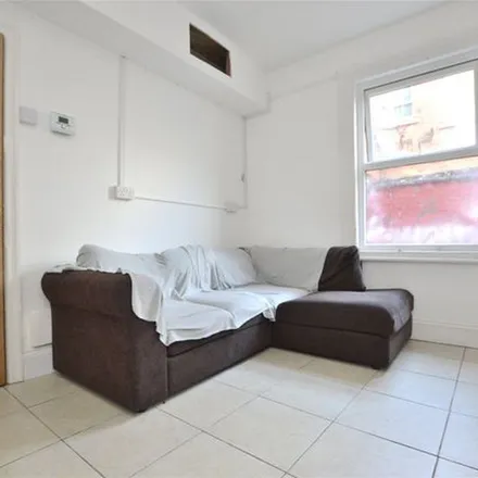 Rent this 6 bed apartment on Gloucester Sports in Worcester Street, Gloucester