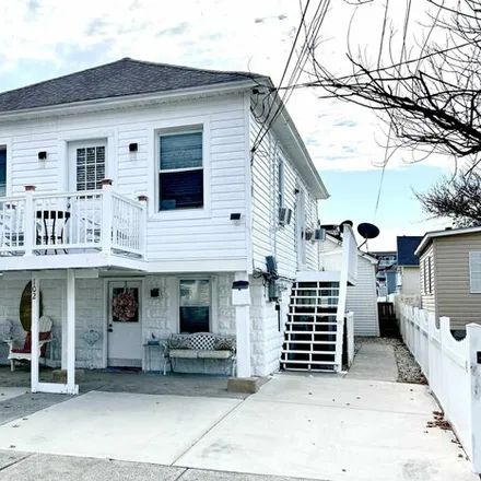 Image 1 - 110 West 16th Avenue, North Wildwood, Cape May County, NJ 08260, USA - House for sale