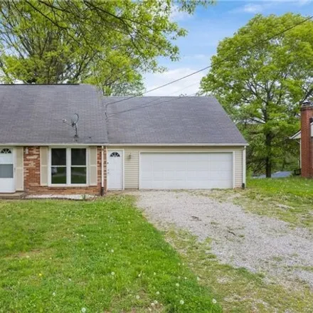 Buy this 4 bed house on 1762 Woodcrest Drive in Wooster, OH 44691