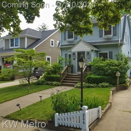 Image 1 - 806 Lockwood Rd, Royal Oak, Michigan, 48067 - House for sale