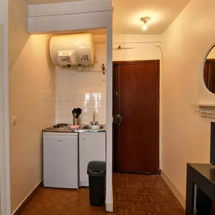 Image 5 - 5 Rue Pierre Fontaine, 75009 Paris, France - Apartment for rent