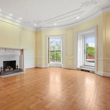 Image 2 - 226 Beacon Street, Boston, MA 02116, USA - Townhouse for sale