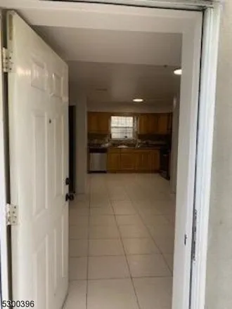 Image 3 - 102 Sylvan Ave, Newark, New Jersey, 07104 - House for rent
