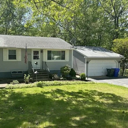 Rent this 3 bed house on 370 Tiffany Street in Springfield, MA 01118