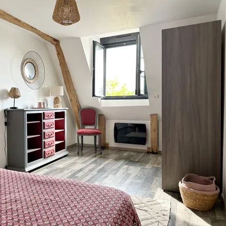 Rent this 1 bed room on 2 Rue du Chemin Neuf in 60390 Auneuil, France