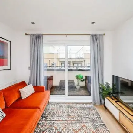 Image 4 - Wideford Drive, London, RM7 0GU, United Kingdom - Apartment for rent