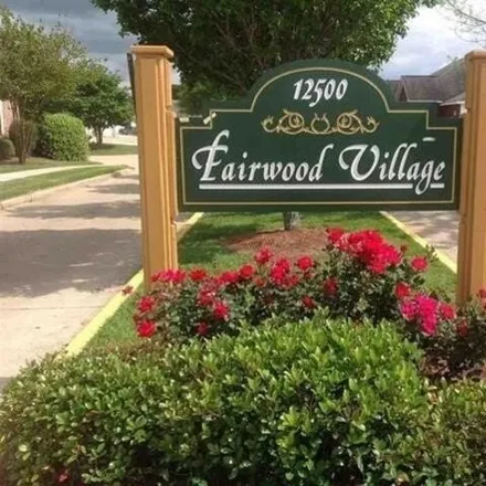 Buy this 2 bed condo on Fairwood Court in Wickland Terrace, Baton Rouge