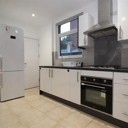 Rent this 4 bed house on One Stop in 110-118 Evington Road, Leicester