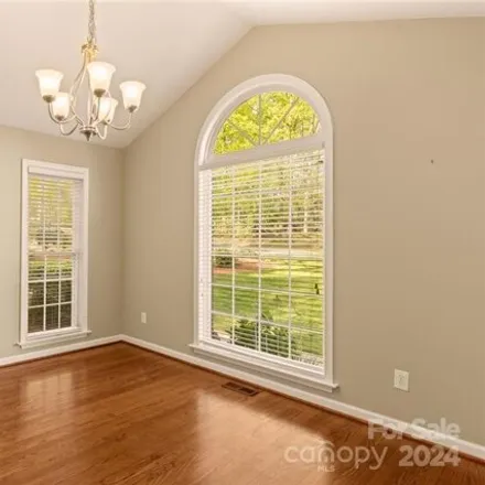 Image 8 - 111 Big Oak Lane, Meadow View, Statesville, NC 28625, USA - House for sale