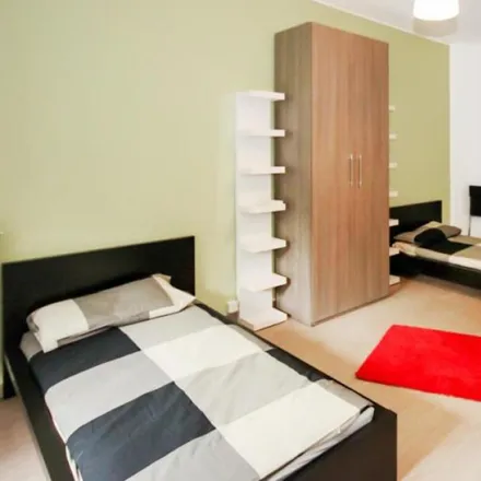 Rent this 3 bed room on Via Montecatini in 14, 20144 Milan MI