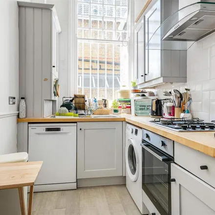 Rent this 2 bed apartment on Dryburgh Road in London, SW15 1BL