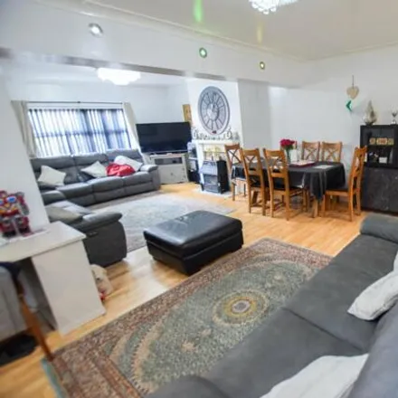 Image 4 - Firth Grove, Leeds, LS11 7HR, United Kingdom - Townhouse for sale