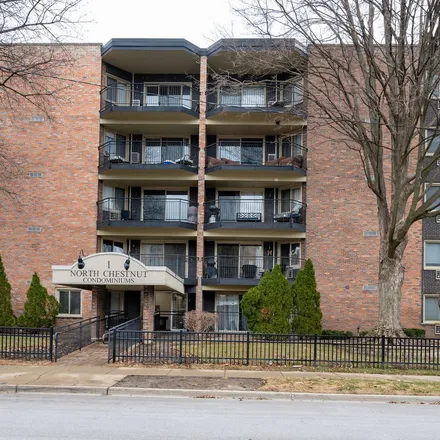 Image 2 - 27 North Chestnut Avenue, Arlington Heights, IL 60005, USA - Apartment for rent
