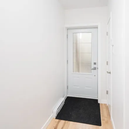 Image 5 - 3174 Rue Saint-Antoine Ouest, Montreal, QC H3Z 1W8, Canada - Apartment for rent