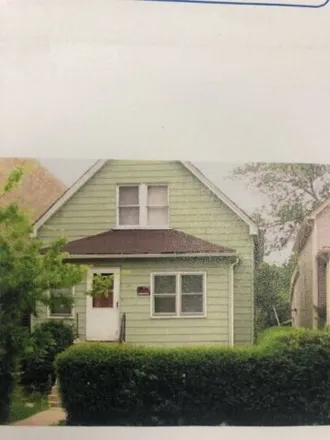 Buy this 3 bed house on 1811 Dempster Street in Evanston, IL 60201