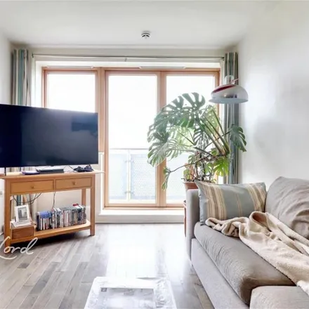 Image 1 - Suttons Wharf South, Palmers Road, London, E2 0TA, United Kingdom - Apartment for rent