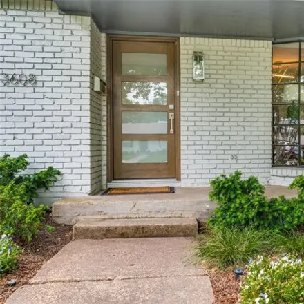 Image 2 - 3608 Jubilee Trail, Dallas, TX 75229, USA - House for sale