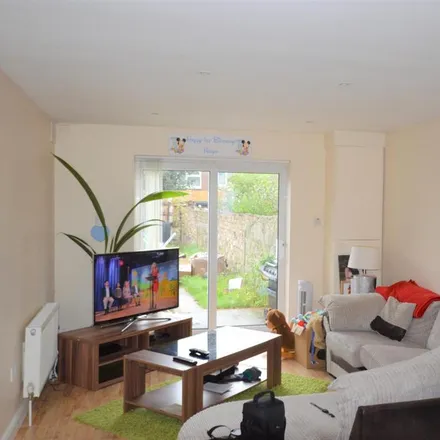 Rent this 2 bed apartment on Thelmas in Philip Lane, London