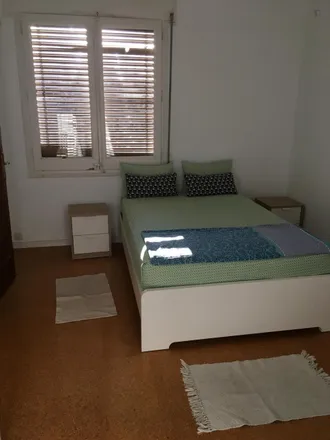 Rent this 5 bed room on Passeig de Sant Joan in 40, 08009 Barcelona