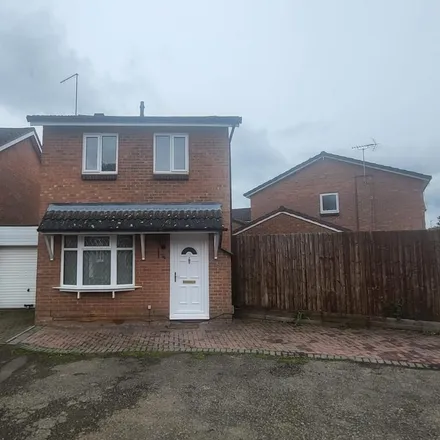 Rent this 3 bed house on Glade Close in West Northamptonshire, NN3 9SN