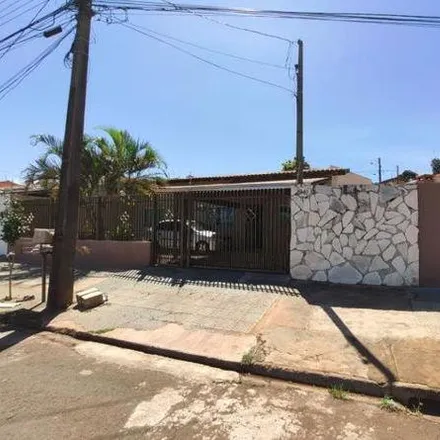 Buy this 3 bed house on Avenida Pedro Carrasco Alduan in Parigot de Souza, Londrina - PR