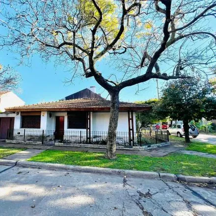 Rent this 2 bed house on Castro Barros 2600 in Martínez Oeste, B1640 FVB Martínez