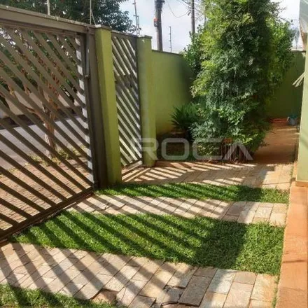 Buy this 3 bed house on Rua Flauzino Marques in Jardim Alvorada, São Carlos - SP