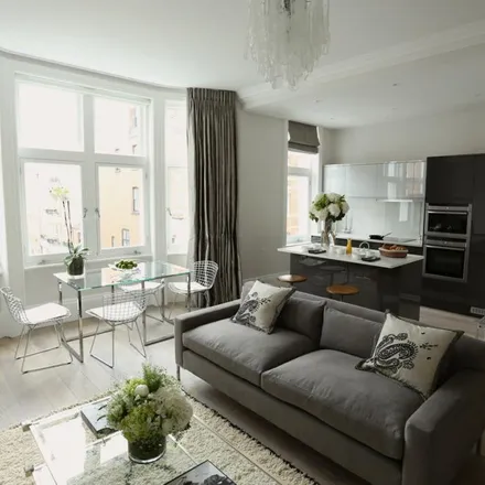 Rent this 1 bed apartment on 49 Weymouth Street in East Marylebone, London