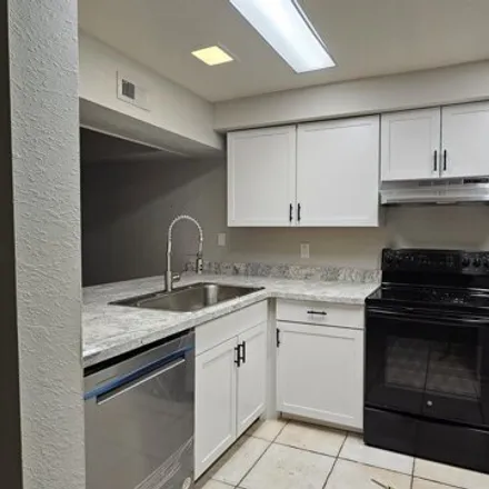 Image 3 - 2121 West Union Hills Drive, Phoenix, AZ 85027, USA - Apartment for rent