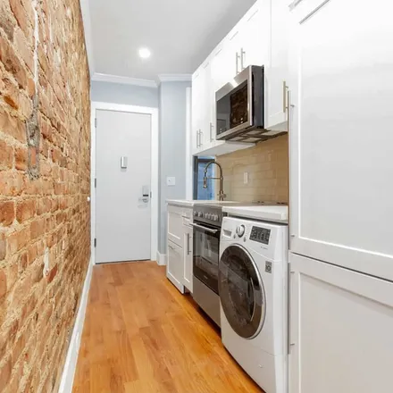 Rent this 3 bed apartment on 1685 1st Avenue in New York, NY 10128