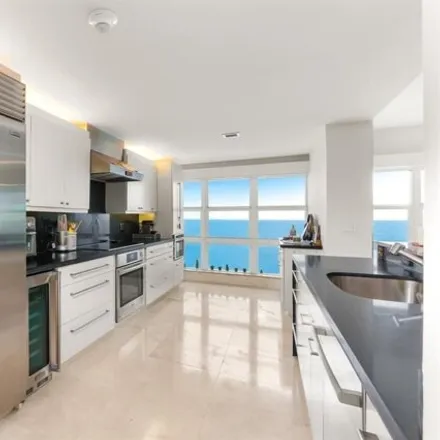 Image 8 - 5098 North Ocean Drive, Lauderdale-by-the-Sea, Broward County, FL 33308, USA - Condo for sale