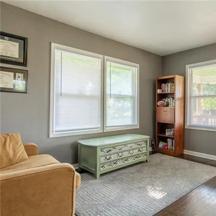 Image 6 - 4100 Oakland Avenue, Kansas City, KS 66102, USA - House for sale