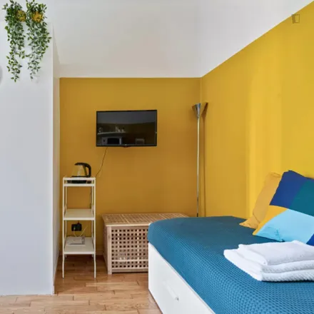 Image 3 - Via Cerano, 15, 20144 Milan MI, Italy - Apartment for rent