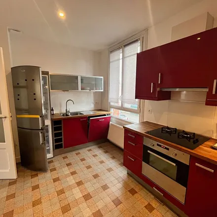 Rent this 3 bed apartment on 34 Rue Jacques Daviel in 76100 Rouen, France