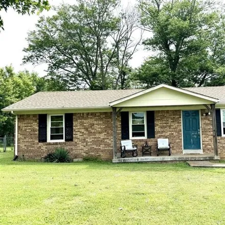 Buy this 3 bed house on 10544 KY 185 in Anna, Warren County