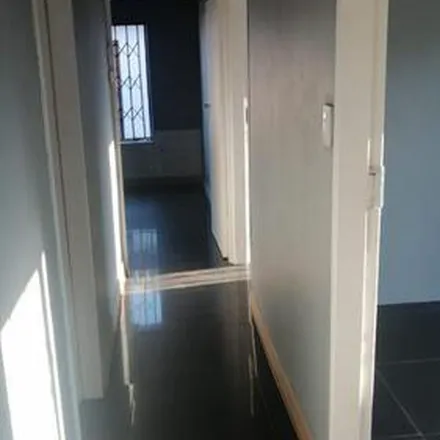 Image 4 - Cadac Crescent, Crystal Park, Gauteng, 1509, South Africa - Apartment for rent