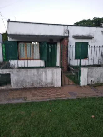Buy this studio house on José María Paz in Partido de San Miguel, San Miguel